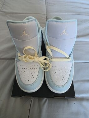 Jordan 1 Low-Top Sneakers - Glacier Blue & White - NEW
